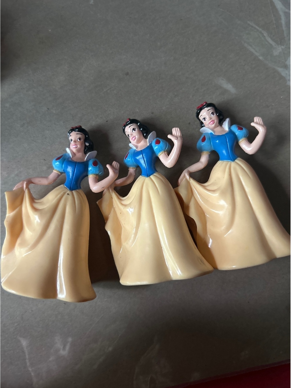 Snowwhite birthday favors / figures